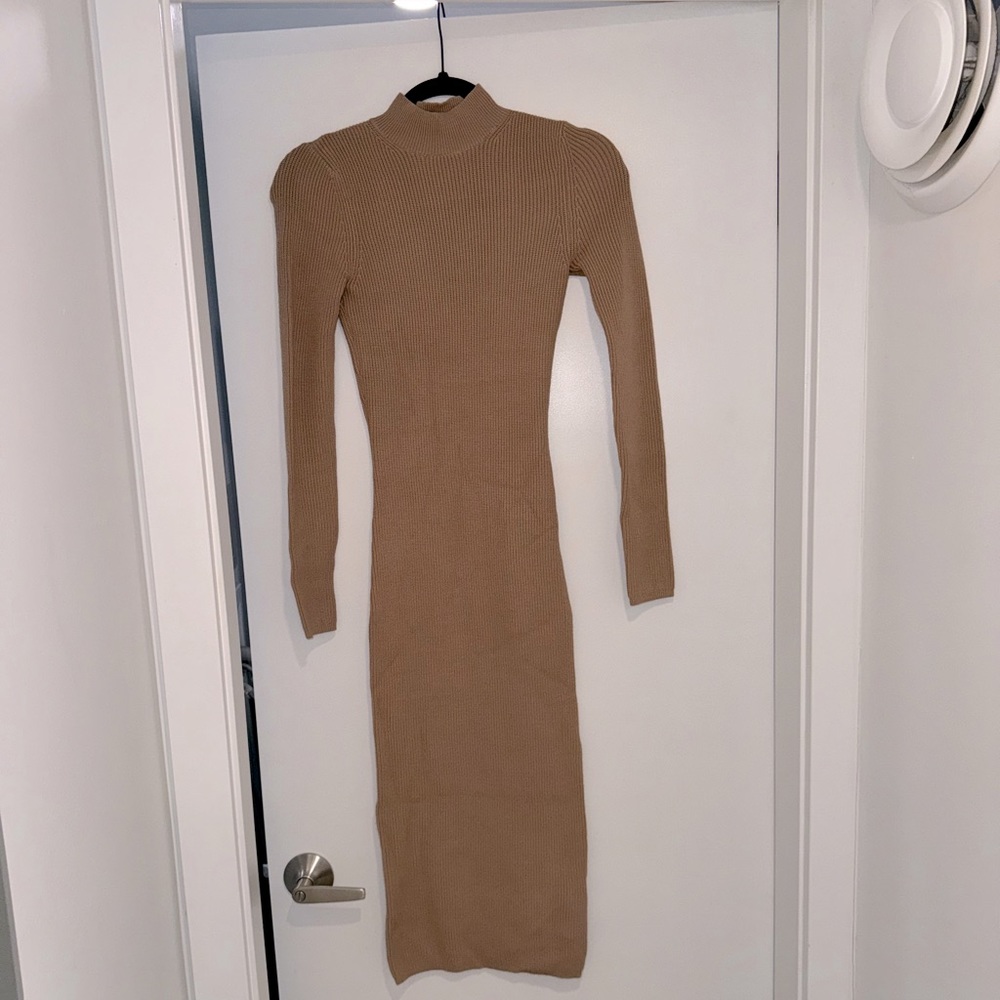 Wilfred
PINOT LONGSLEEVE DRESS - XS - Worn once!